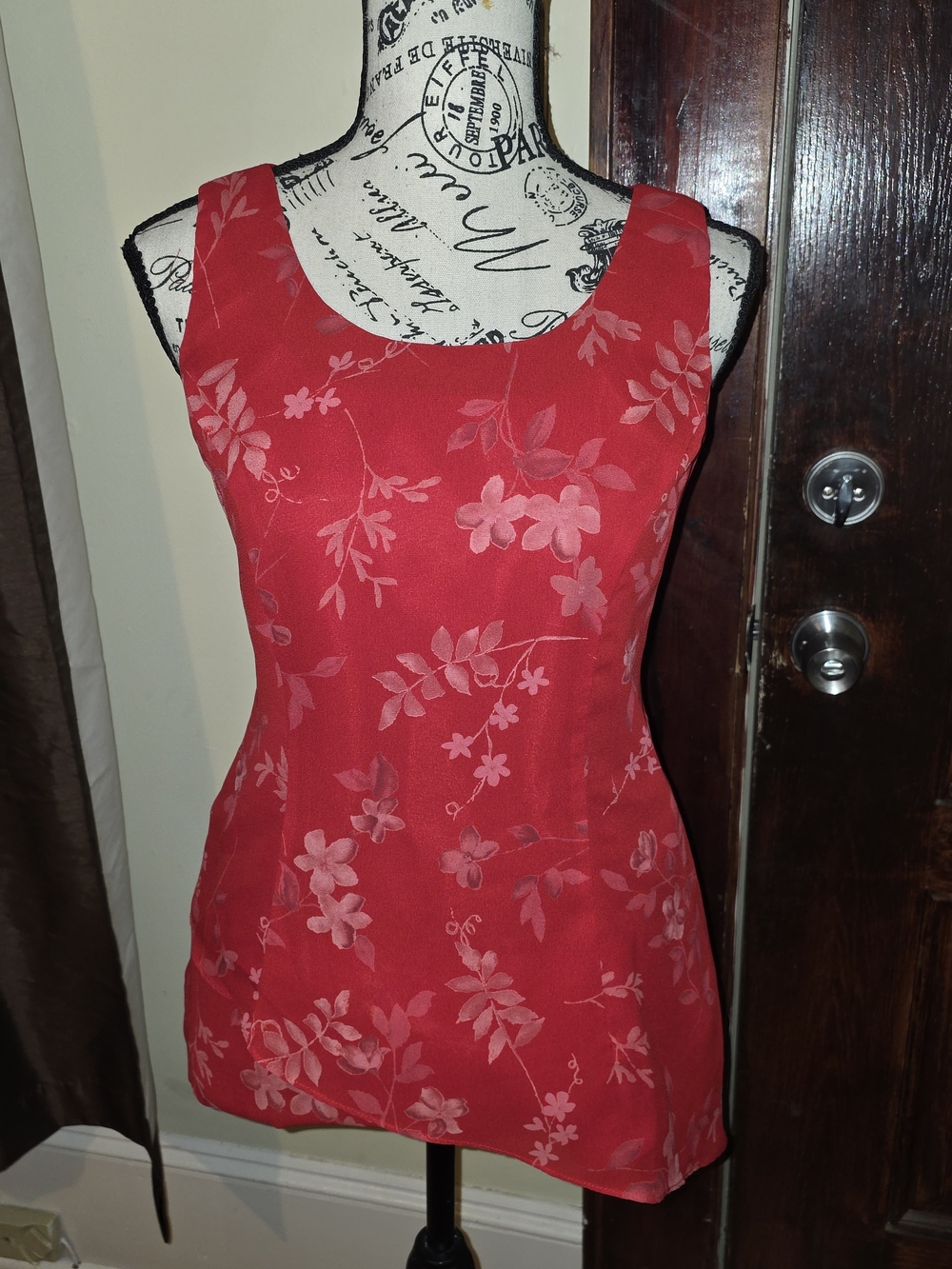 Scarlett vibrant red sleeveless top Size 5/6